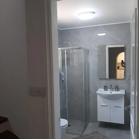 H&o Elegant Maisonette In Paradise Garden בית נופש Paphos